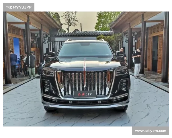 中式豪华与英伦的巅峰对决?红旗金葵花国耀vs路虎揽胜盛世加长版 中式豪华与英伦的巅峰对决?红旗金葵花国耀vs路虎揽胜盛世加长版